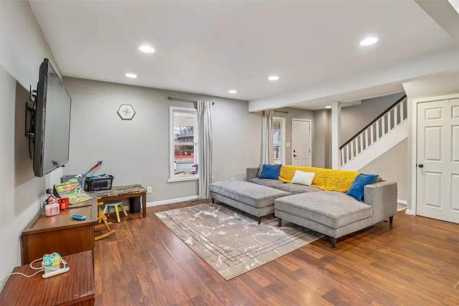 3943 12th Street, Des Moines, IA 50313 - #2