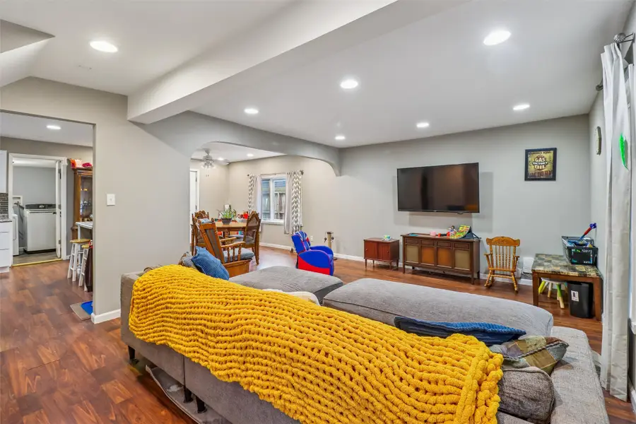 3943 12th Street, Des Moines, IA 50313 - #3