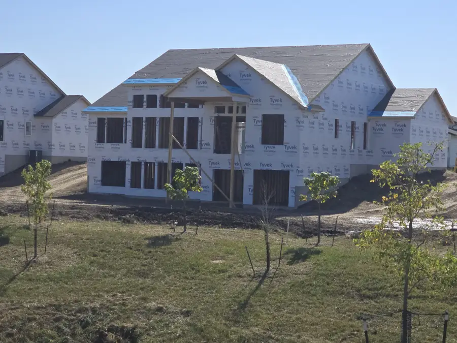 16211 Sharon Drive, Urbandale, IA 50323 - #2