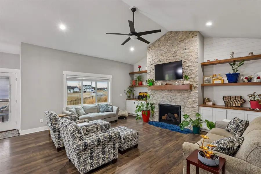 9190 Cody Drive, West Des Moines, IA 50266 - #2