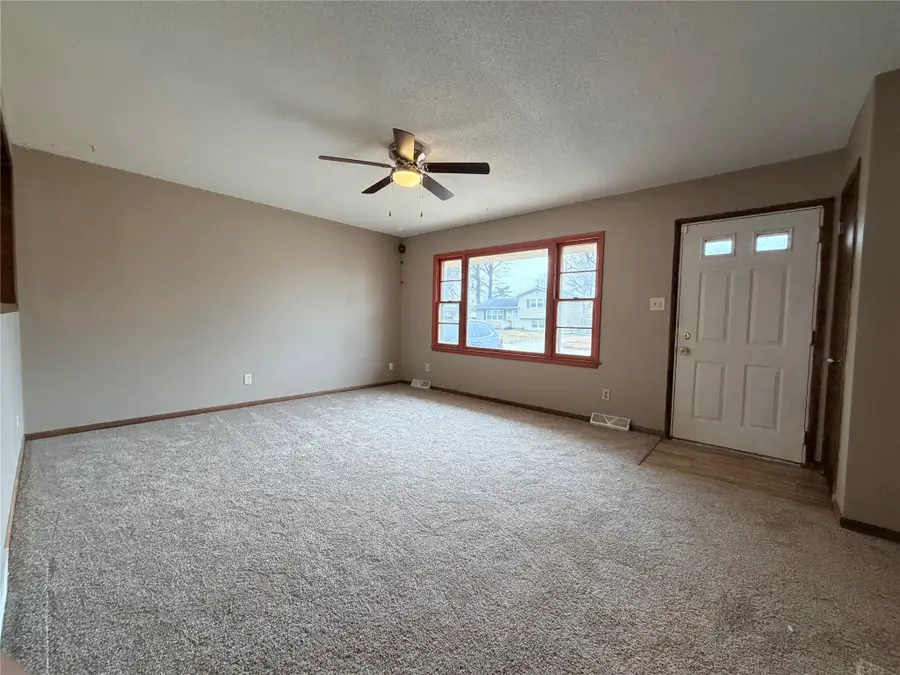 4305 69th Street, Urbandale, IA 50322 - #2