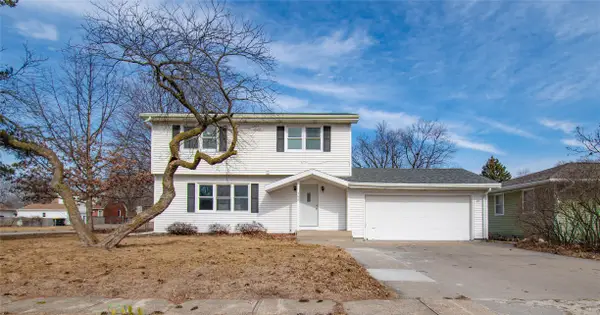 195 Gray Avenue, Waukee, IA 50263