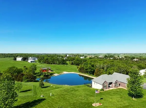 1685 Mcbride Ridge Court, Winterset, IA 50273