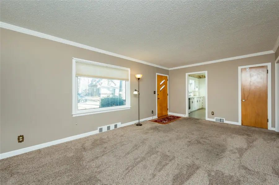 710 Creston Avenue, Des Moines, IA 50315 - #2