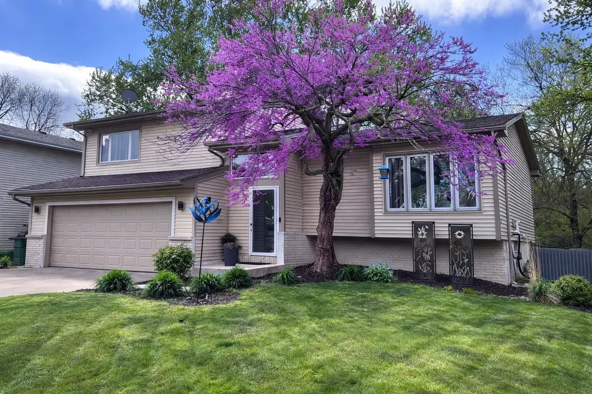 3928 Mary Lynn Drive, Urbandale, IA 50322 - #1