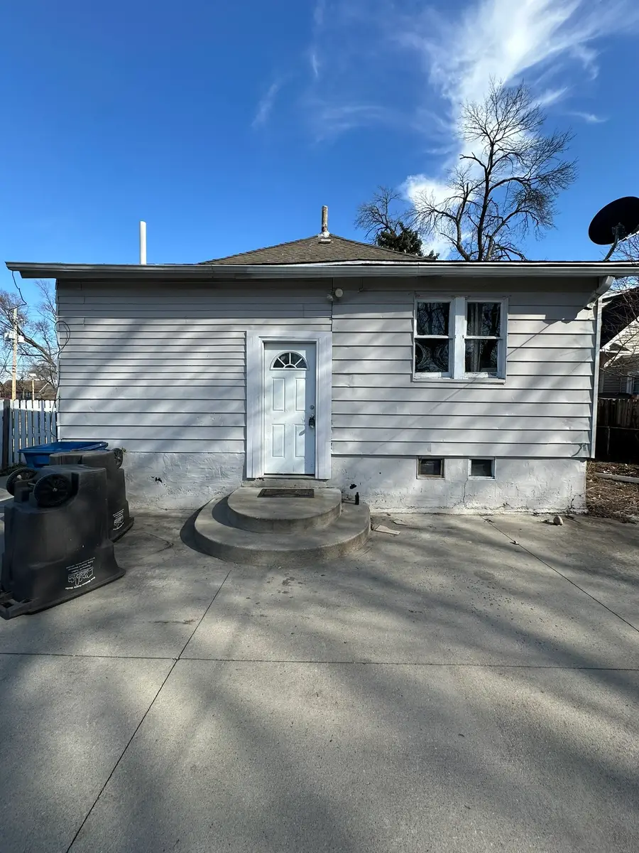 2112 Martin Luther King Jr Parkway, Des Moines, IA 50314 - #2