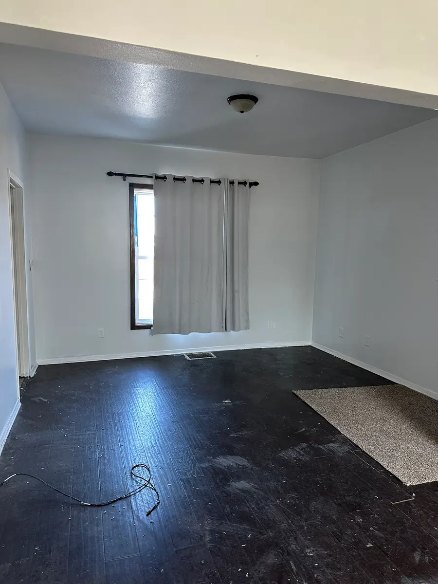 2112 Martin Luther King Jr Parkway, Des Moines, IA 50314 - #3