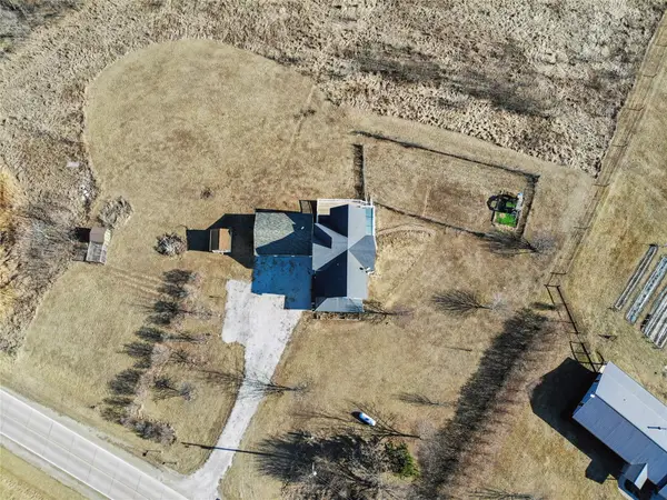 5825 G24 Highway, Carlisle, IA 50047