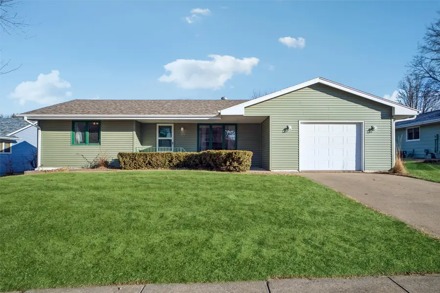 1220 E Girard Avenue, Indianola, IA 50125 - #2