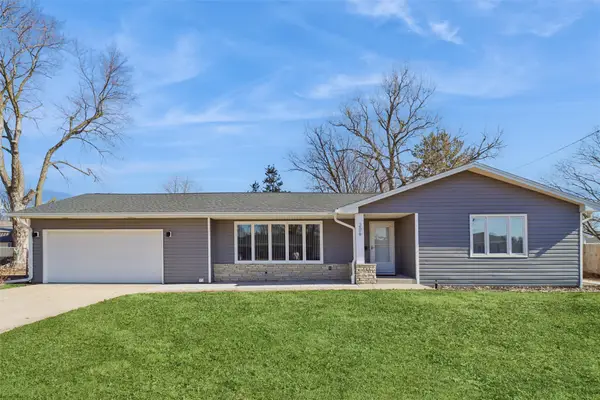 206 E 28th Street S, Newton, IA 50208