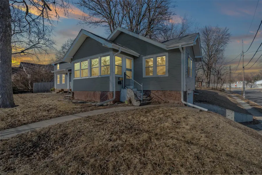 3001 Center Street, Des Moines, IA 50312 - #2