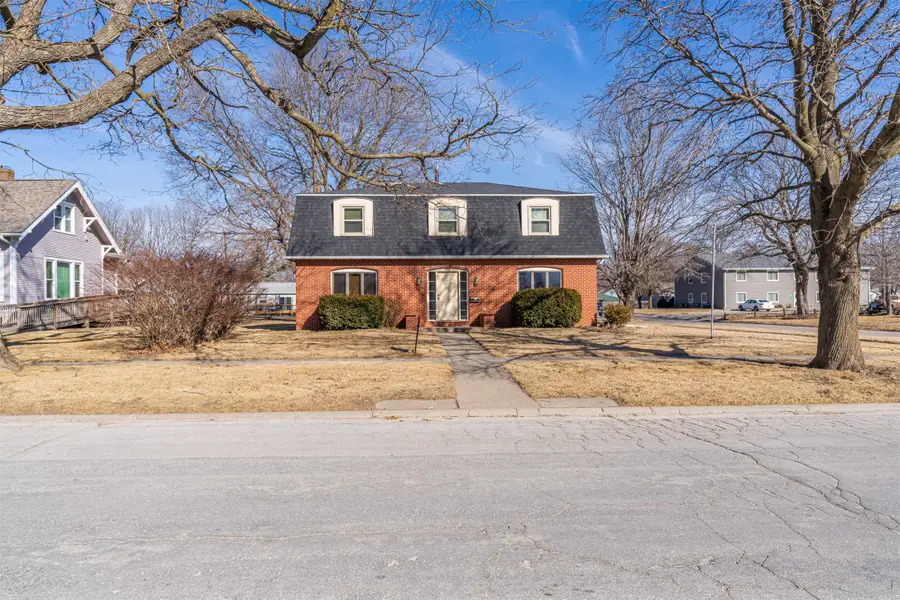 203 W Green Street, Winterset, IA 50273 - #3