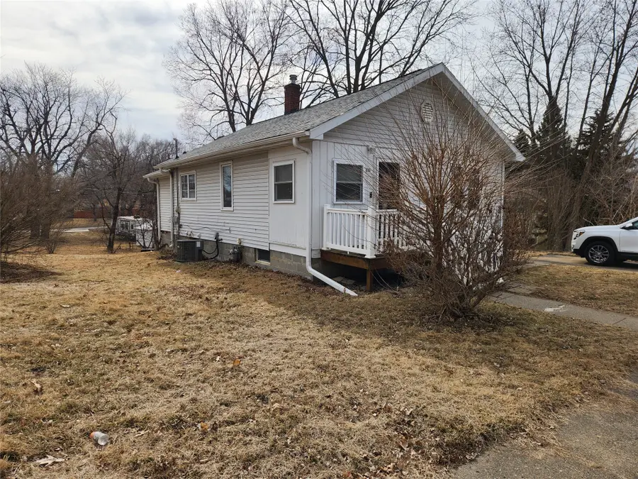 918 W Washington Street, Knoxville, IA 50138 - #2