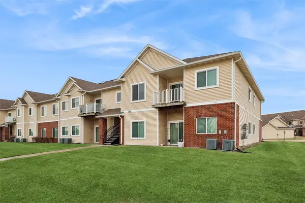 1825 SW White Birch Circle #16, Ankeny, IA 50023