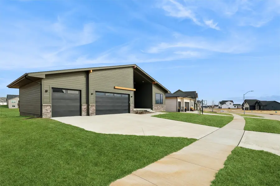 85 NW Alderleaf Drive, Waukee, IA 50263 - #3