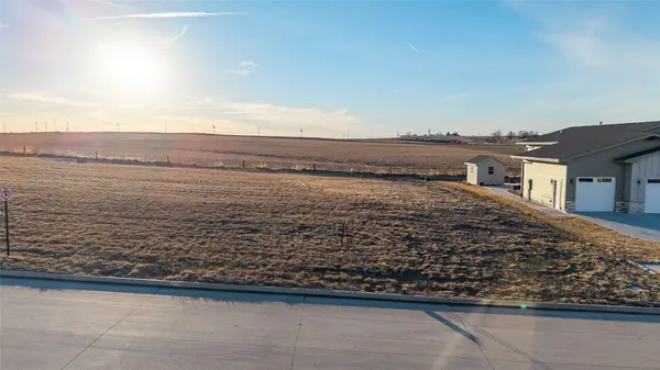 2986 NW Beechwood Drive, Grimes, IA 50111