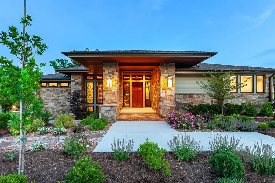 12870 Ridgeview Drive, Urbandale, IA 50323 - #2