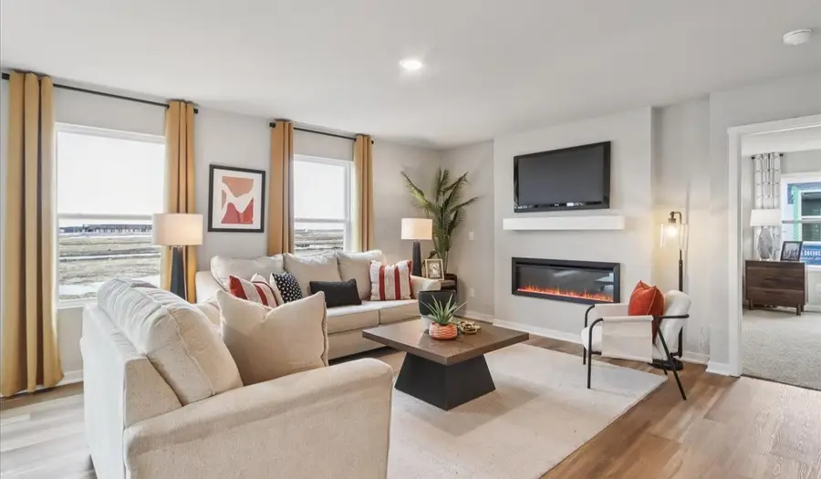 209 40th Street Sw, Altoona, IA 50009 - #2