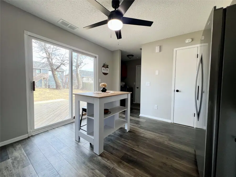 1322 Hunter Drive, Norwalk, IA 50211 - #2