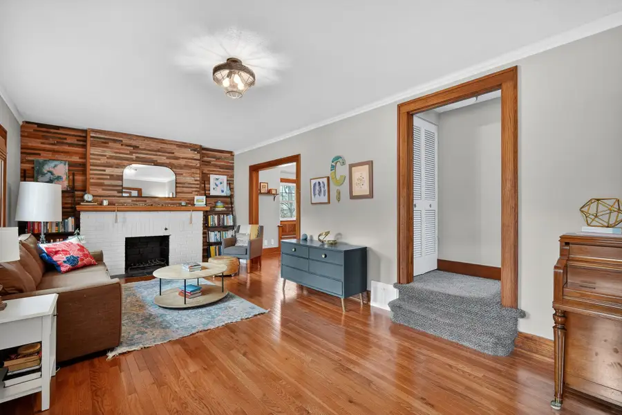 5617 Grand Avenue, Des Moines, IA 50312 - #3