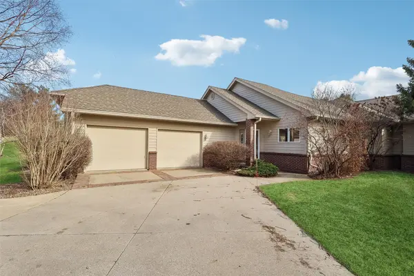 1104 Glen Oaks Drive, West Des Moines, IA 50266