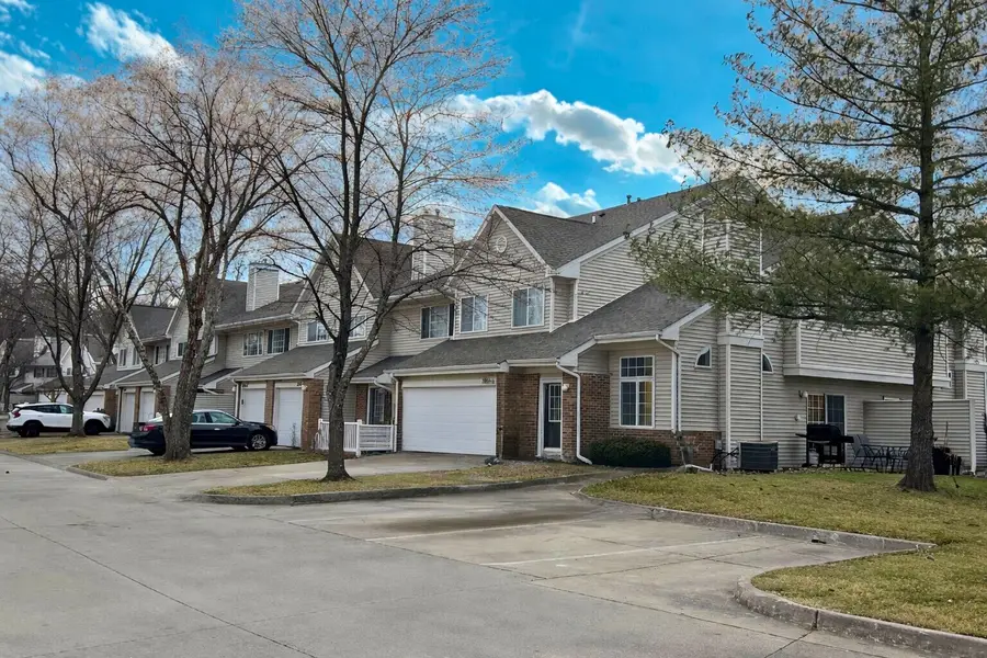 2241 Grand Avenue #11, West Des Moines, IA 50265 - #3