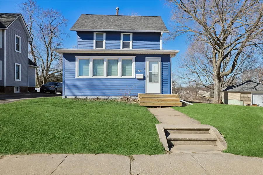 427 West Street, Grinnell, IA 50112 - #2