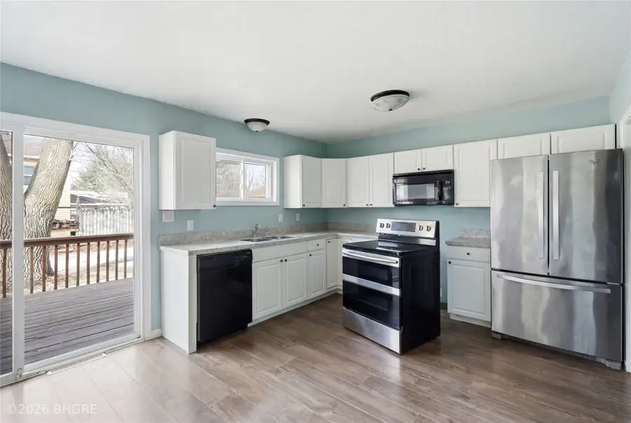 602 E Maple Avenue, Conrad, IA 50621 - #3