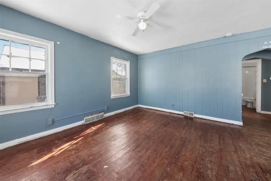 1807 E Walnut Street, Des Moines, IA 50316 - #2