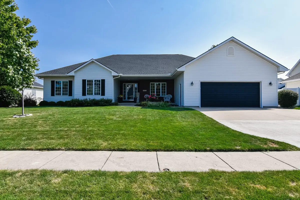 4609 Ashwood Drive, Urbandale, IA 50322 - #1