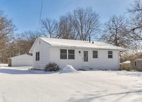 3827 E 27th Street, Des Moines, IA 50317