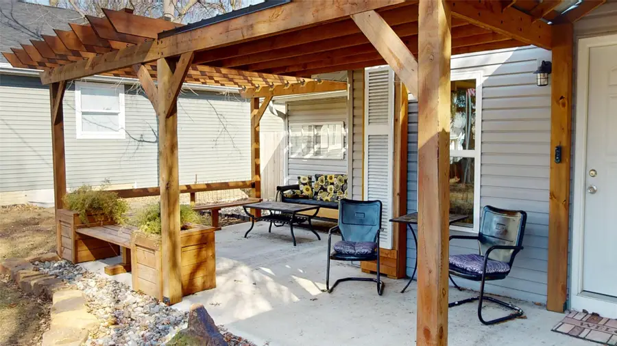 3319 SW 12th Place, Des Moines, IA 50315 - #3