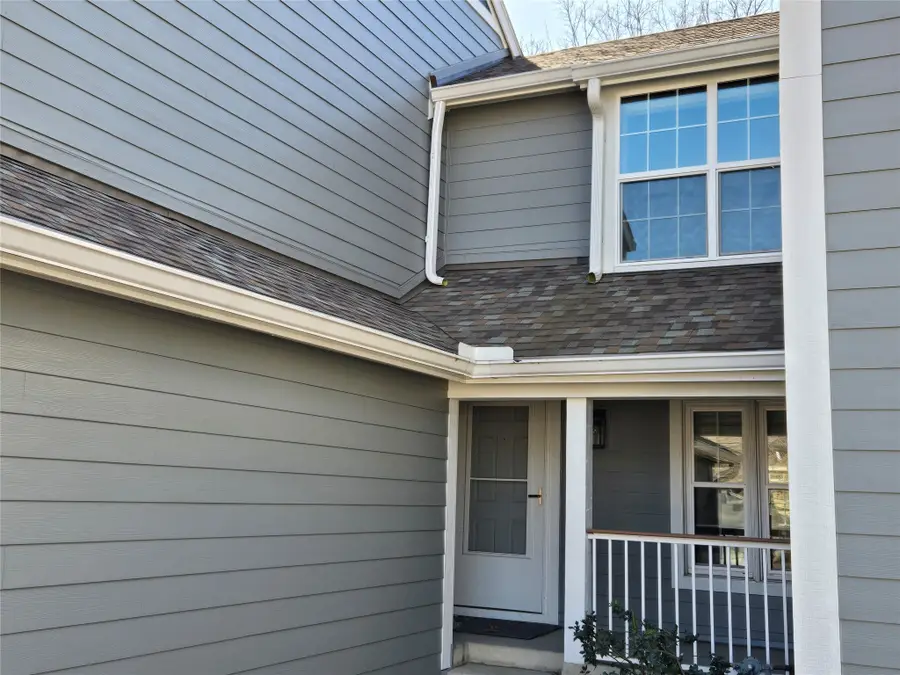 8020 Cobblestone Road, Urbandale, IA 50322 - #2