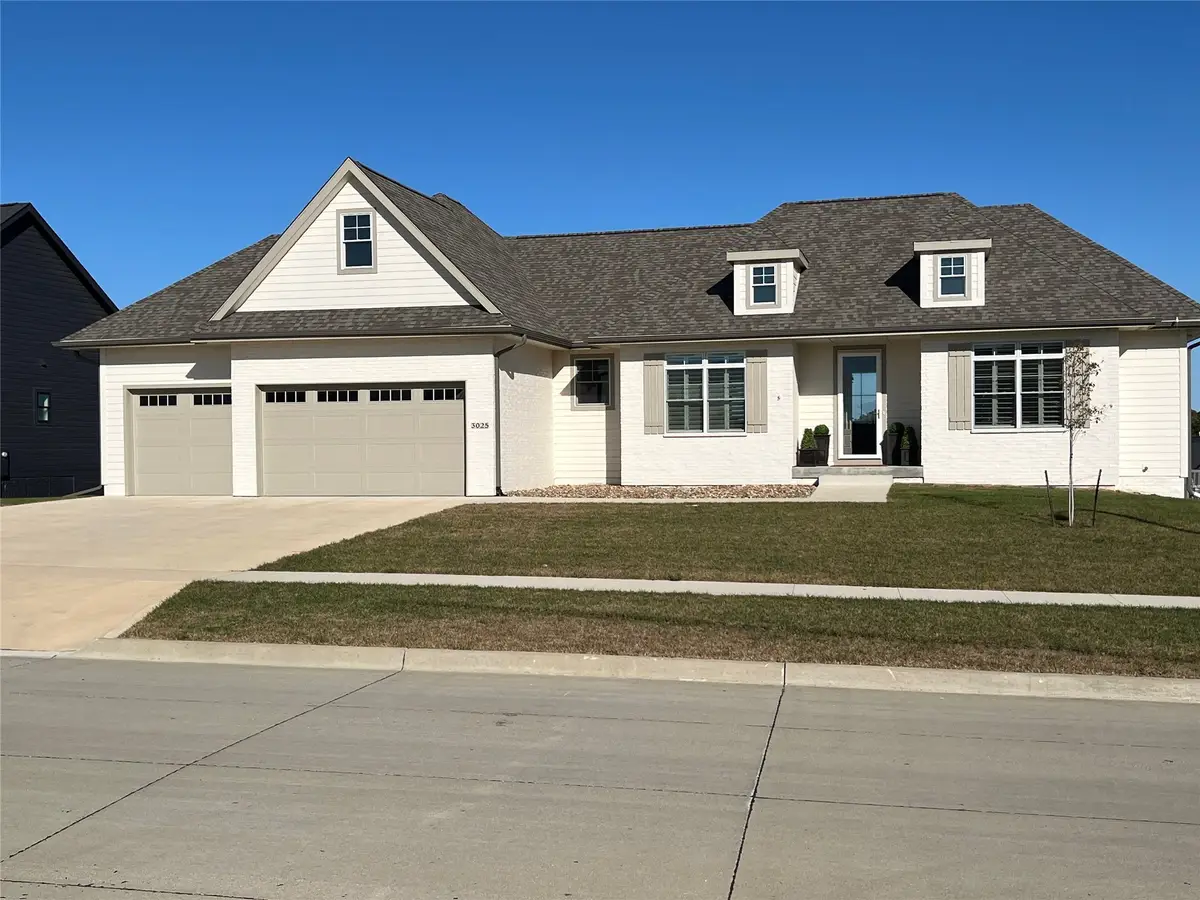 3025 Bos Ridge Road, Pella, IA 50219 - #1