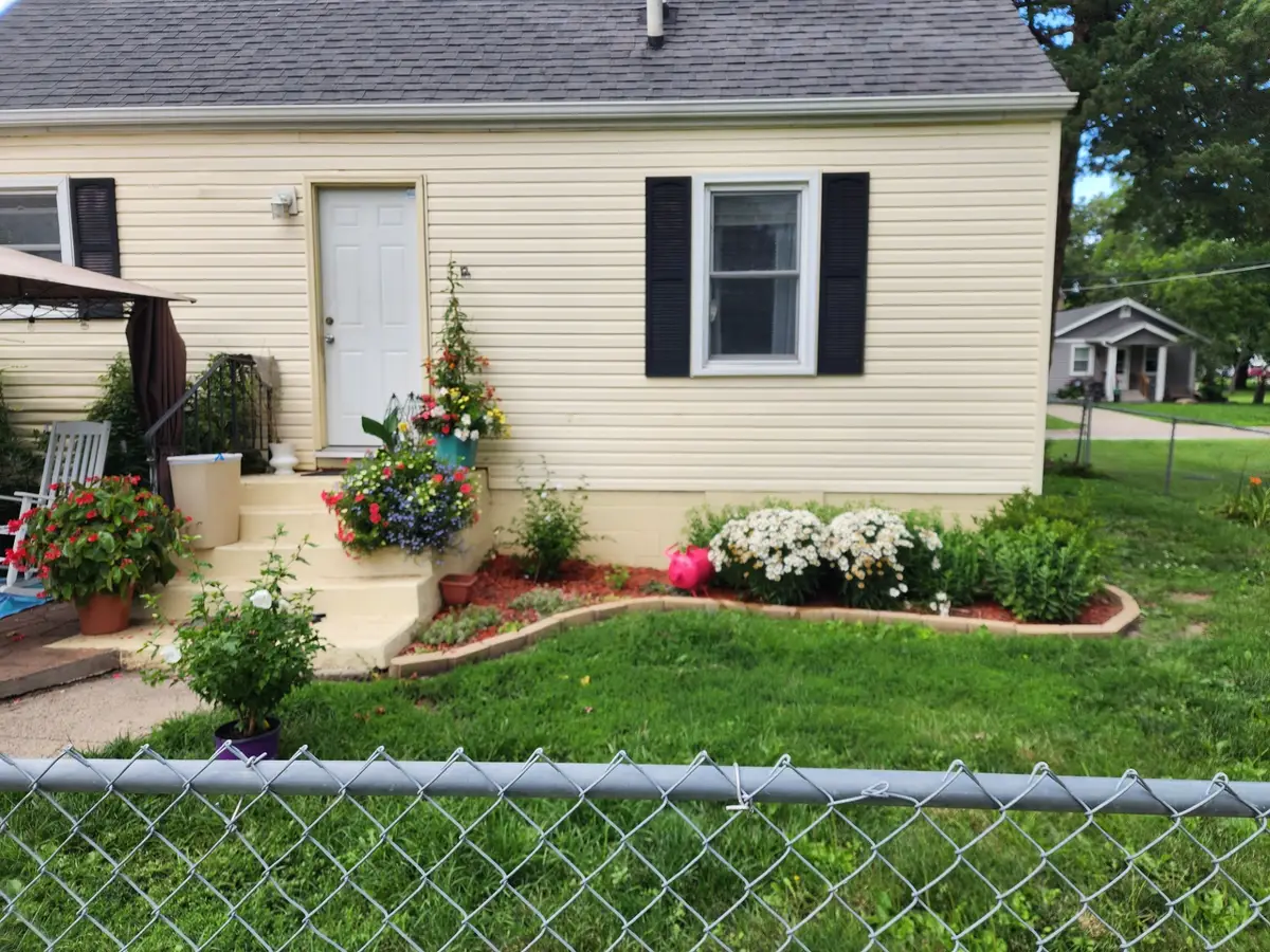 3101 E Clinton Avenue, Des Moines, IA 50317 - #1