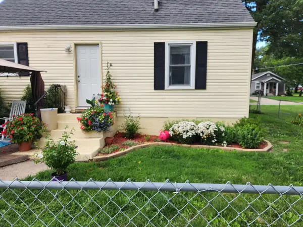 3101 E Clinton Avenue, Des Moines, IA 50317