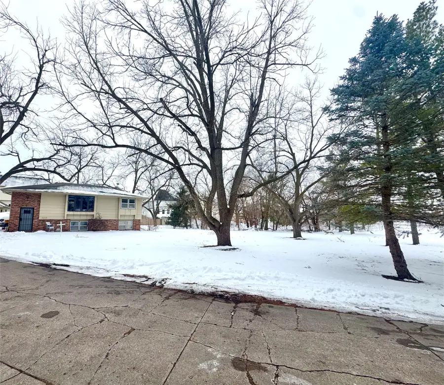 1215 SW Ankeny Road, Ankeny, IA 50023 - #2