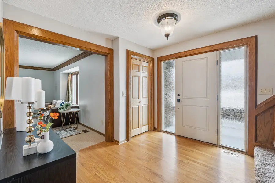 9725 Aurora Avenue, Urbandale, IA 50322 - #3