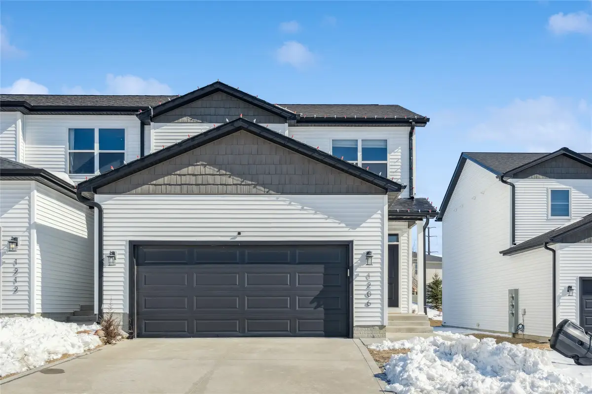 1206 E 28th Street, Norwalk, IA 50211 - #1