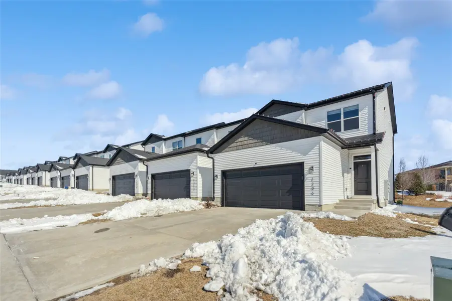 1206 E 28th Street, Norwalk, IA 50211 - #2