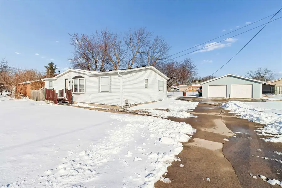 407 Space Avenue Sw, Mitchellville, IA 50169 - #2
