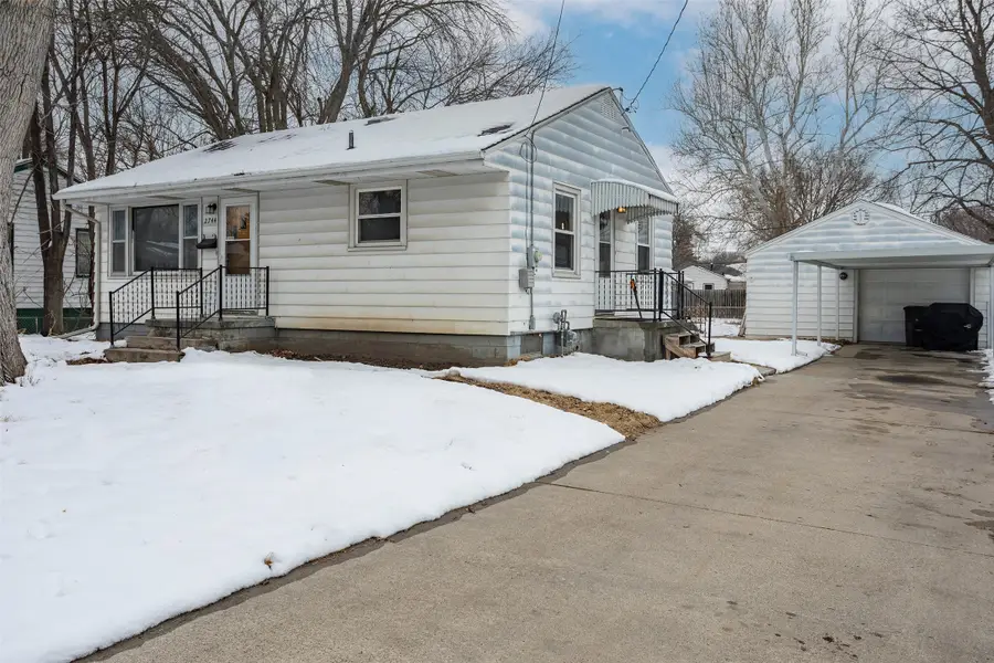 2744 Indianapolis Avenue, Des Moines, IA 50317 - #2