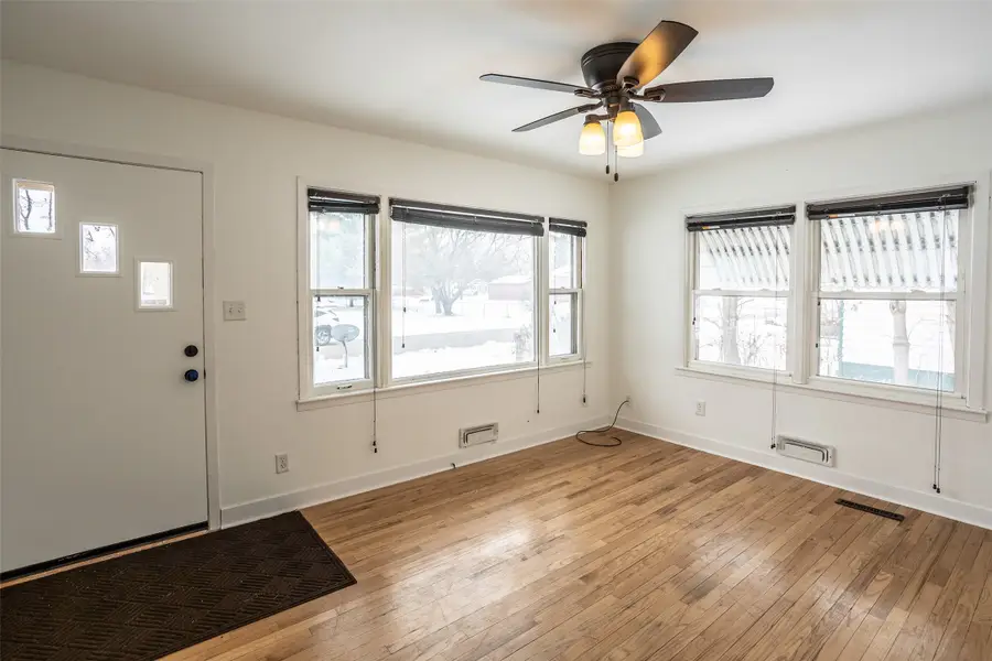 2744 Indianapolis Avenue, Des Moines, IA 50317 - #3