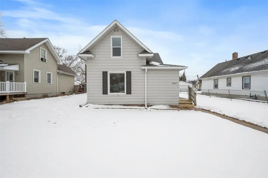 3007 E 8th Street, Des Moines, IA 50316 - #2