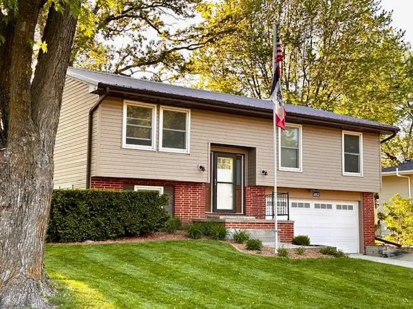 4512 67th Street, Urbandale, IA 50322