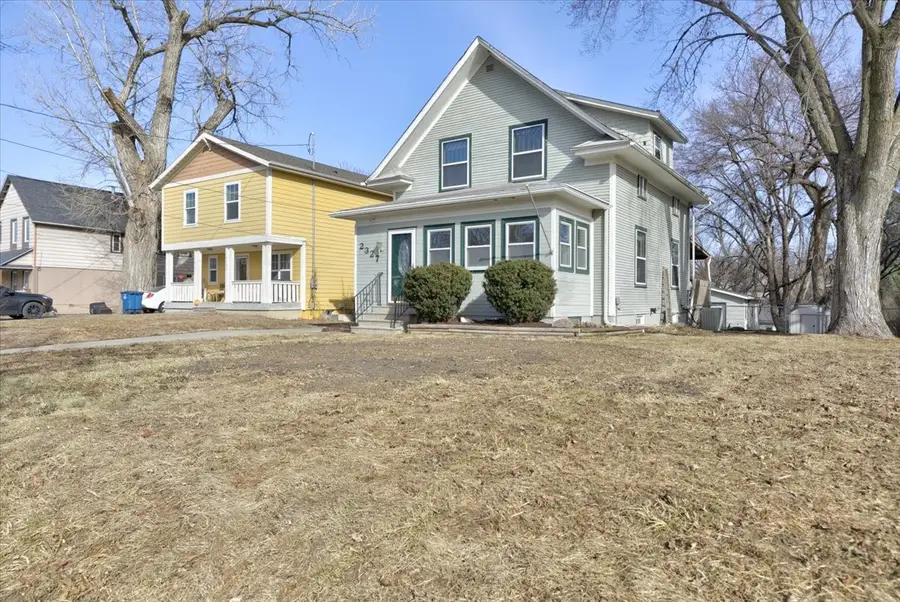 2327 E 9th Street, Des Moines, IA 50316 - #3