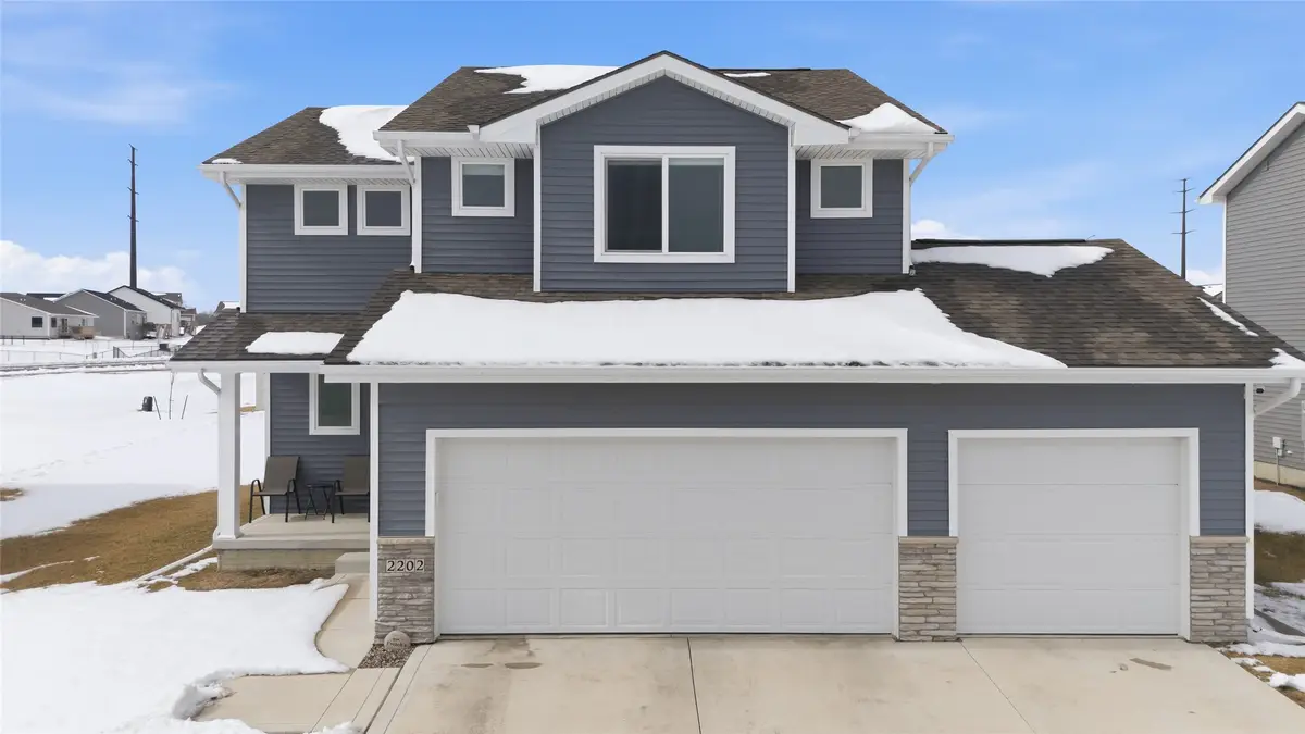 2202 26th Avenue Sw, Altoona, IA 50009 - #1