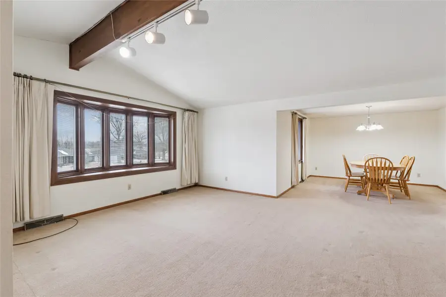 2135 Country Club Drive, Grinnell, IA 50112 - #2