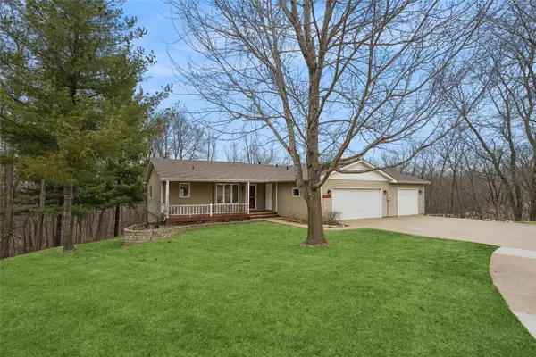 1419 Sunrise Drive, Knoxville, IA 50138