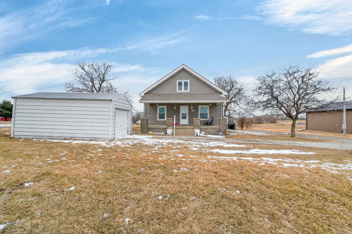 304 S Godfrey Lane, Knoxville, IA 50138 - #1